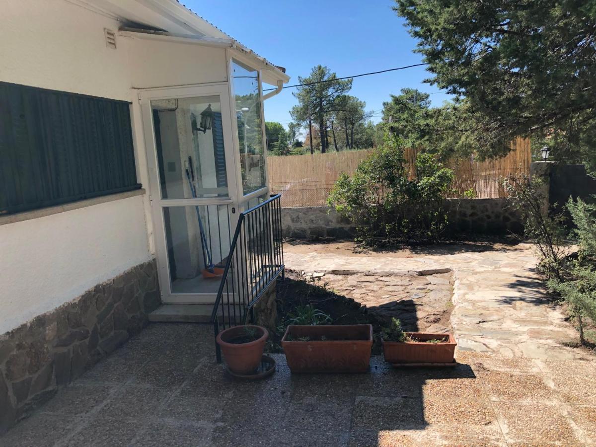 Casa Rural Los Olivos De Robledo De Chavela La Estacion Bagian luar foto